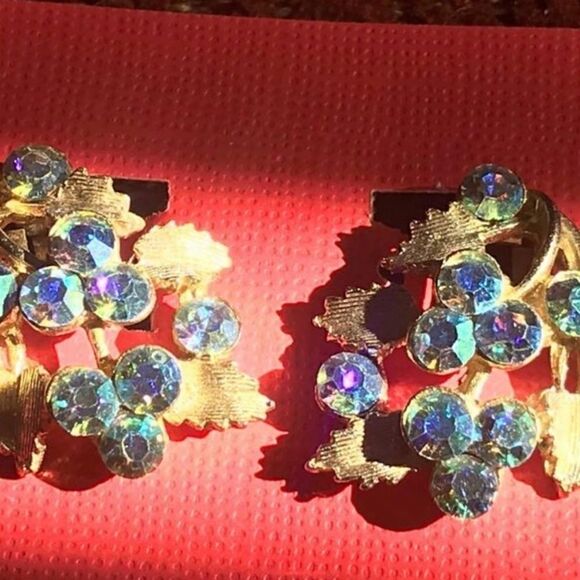 LIGHT BLUE AB CRYSTAL AND SILVER CLIP-ON EARRINGS - Picture 3 of 5